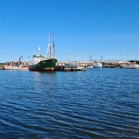 6 Person In Vestervig-by Traum