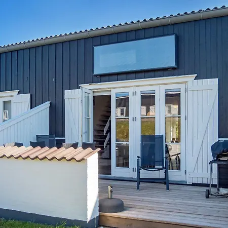 6 Person In Vestervig-by Traum